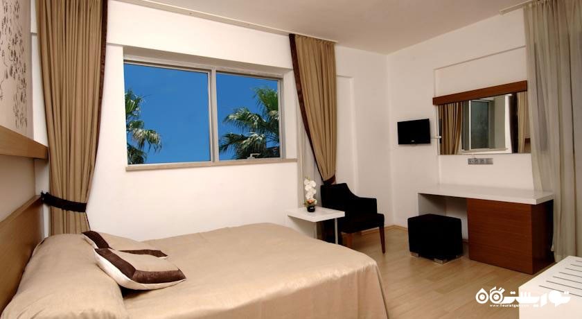 تخت بزرگ اتاق استاندارد